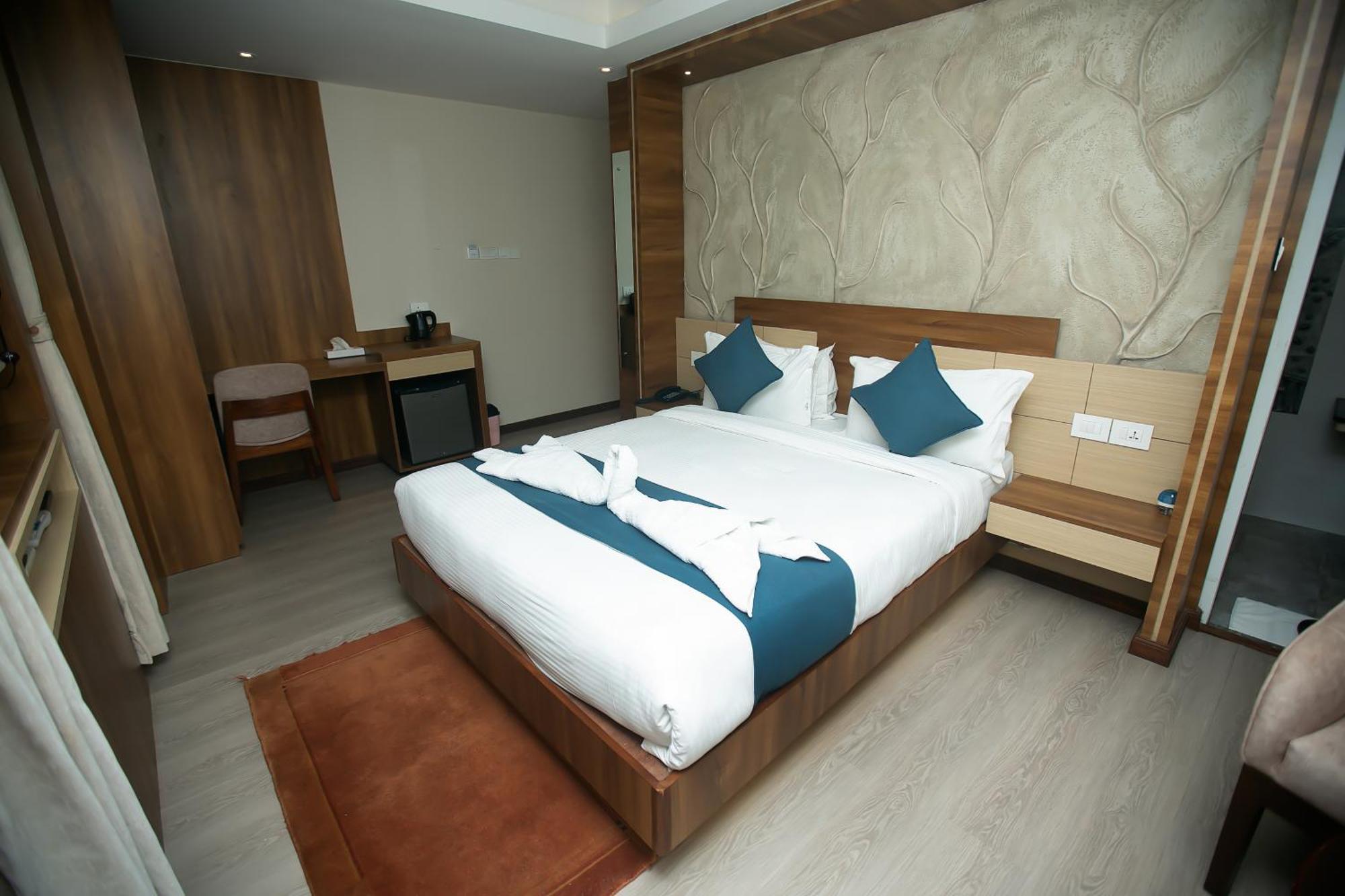 Hotel Maya Boutique & Apartment Катманду Екстериор снимка